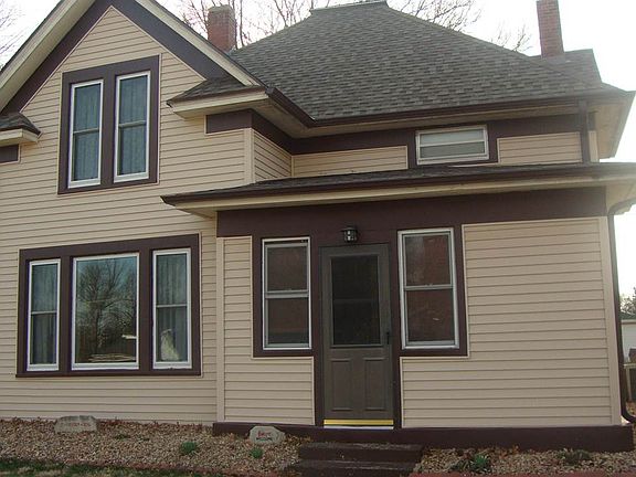 3rd image of 305 N Court St