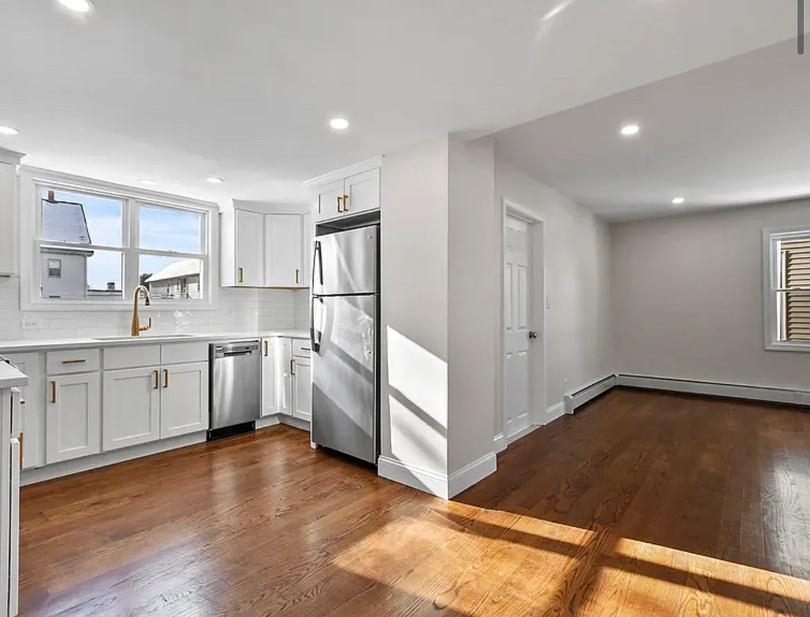 1 bed, 672 sqft, $2,000 — Photo 2