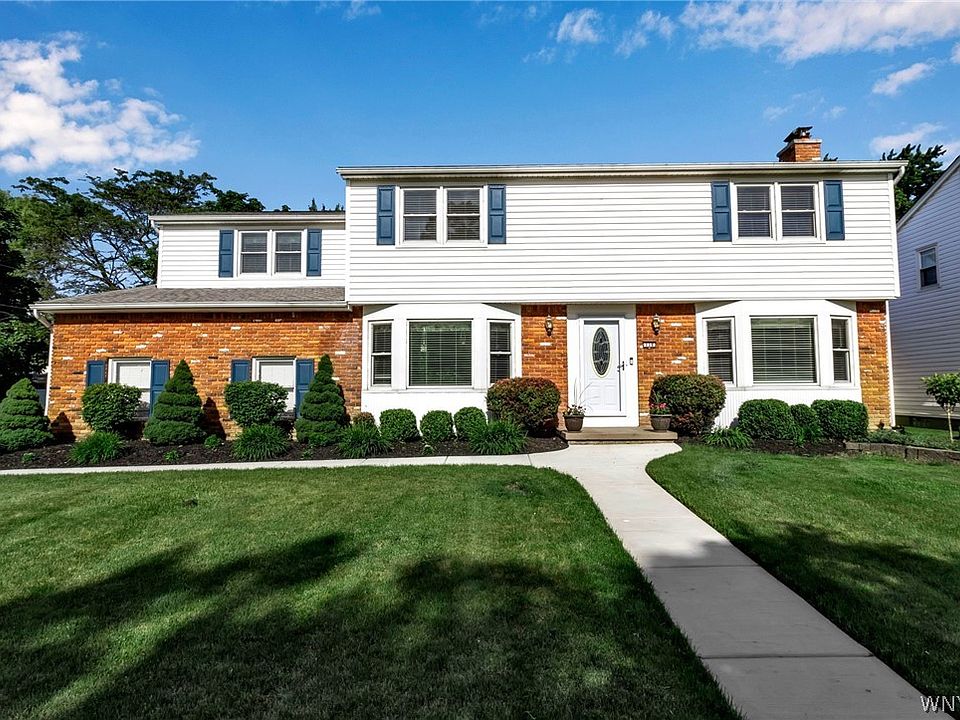 1st image of 118 Foxpoint Dr W