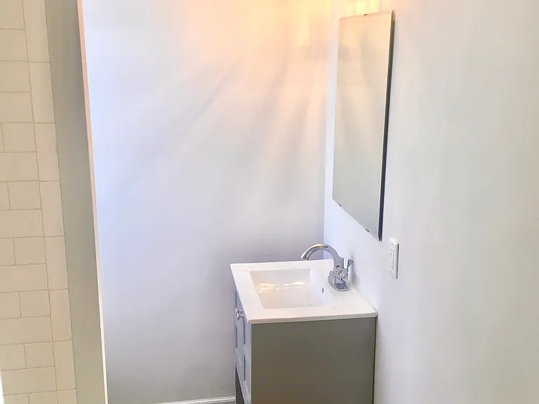 1455 Kentucky Ave S — Photo 10