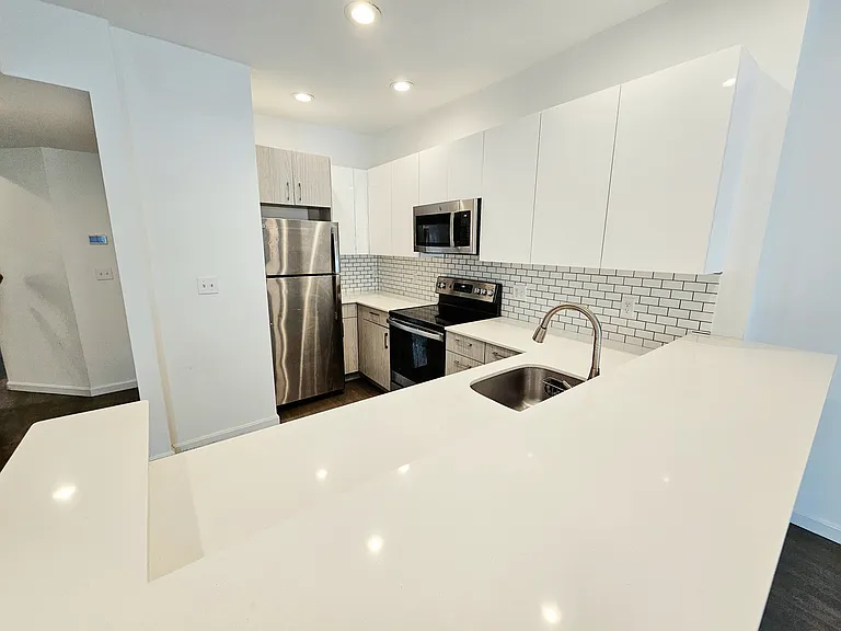 1406 Beacon St #7 — Photo 1