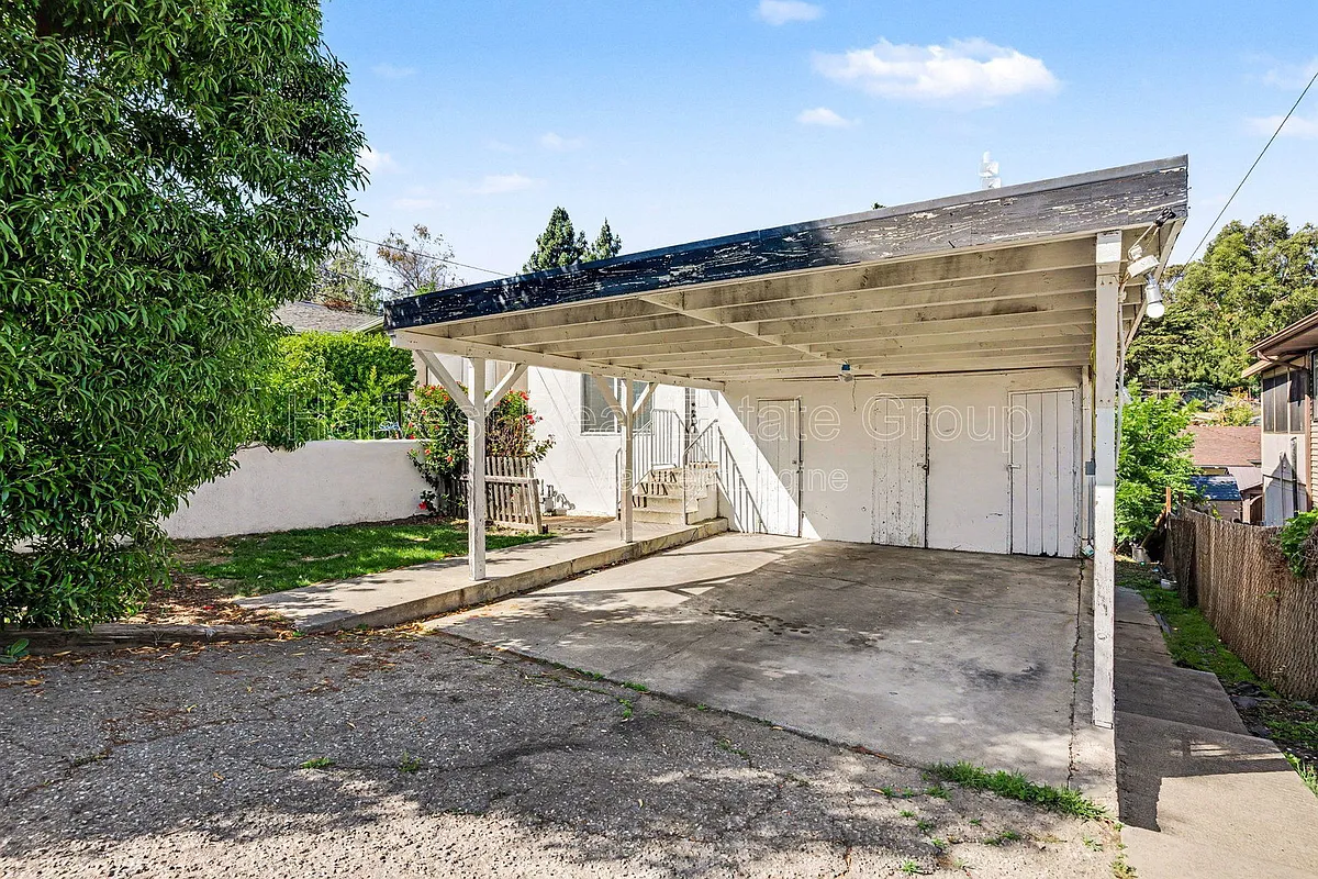 Building Photo - 14772 Midland Rd #C