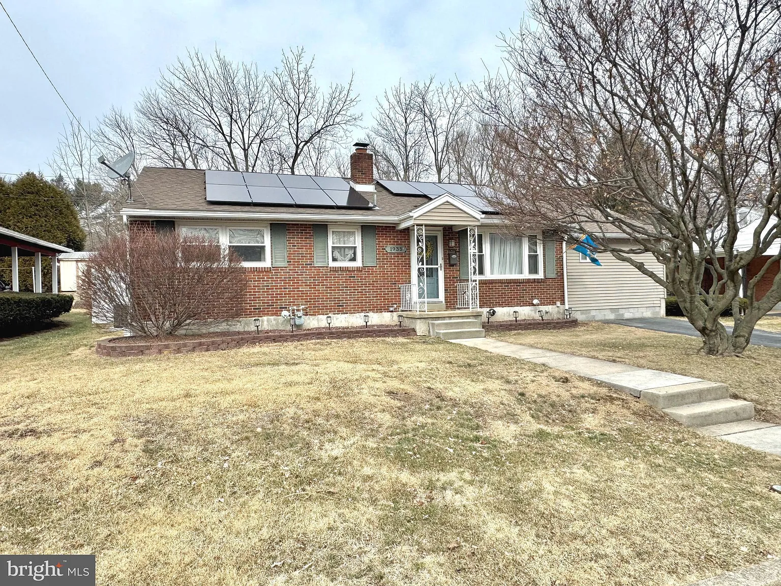 1935 Reading Ave photo 1