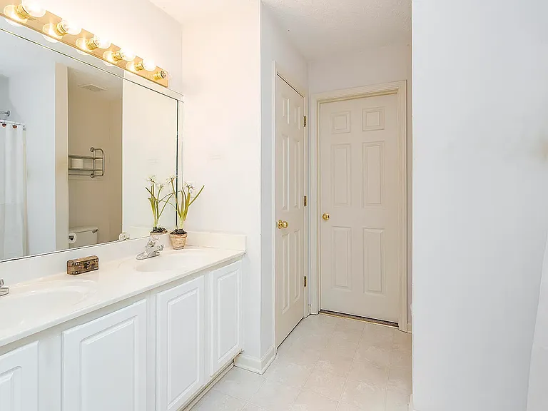 220 Strawberry Fields Rd — Photo 12