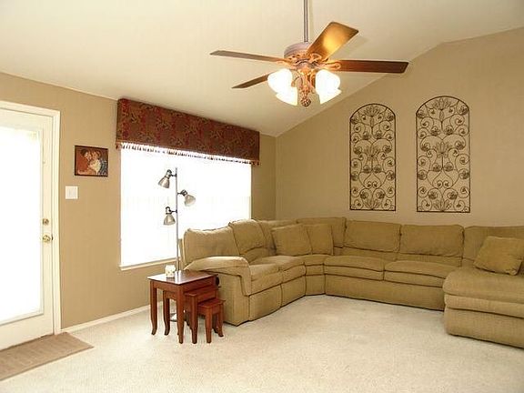 3rd image of 316 Willowlake Dr