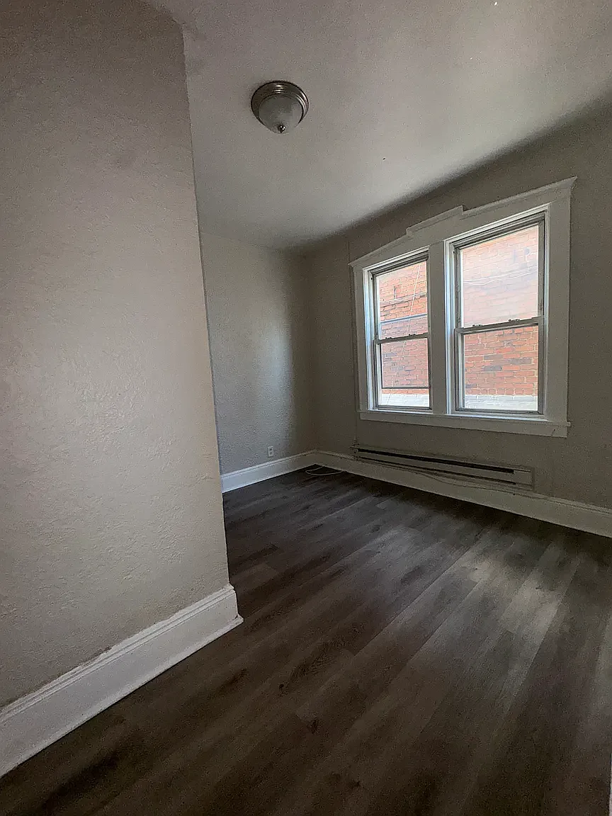 2 bed, 800 sqft, $1,994 — Photo 2