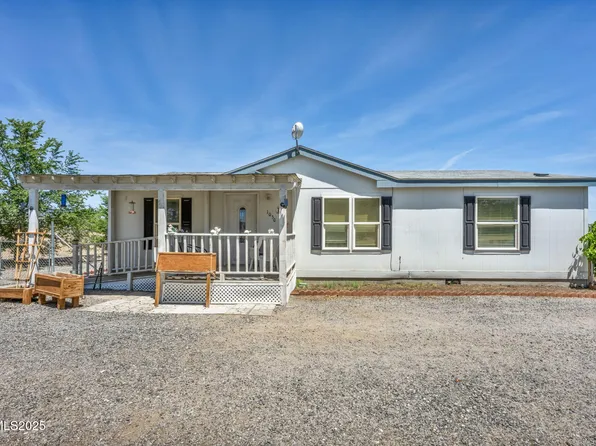 1050 Cooney Dr, Silver Springs, NV 89429