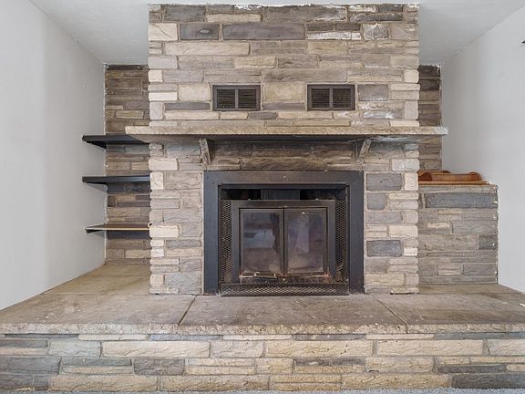 3rd image of 303 N Nanticoke Ave