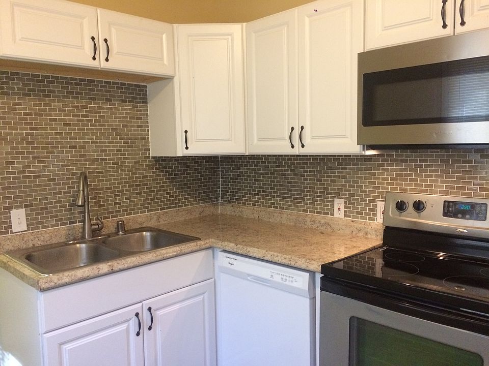 1st image of 701 Newton Ave N