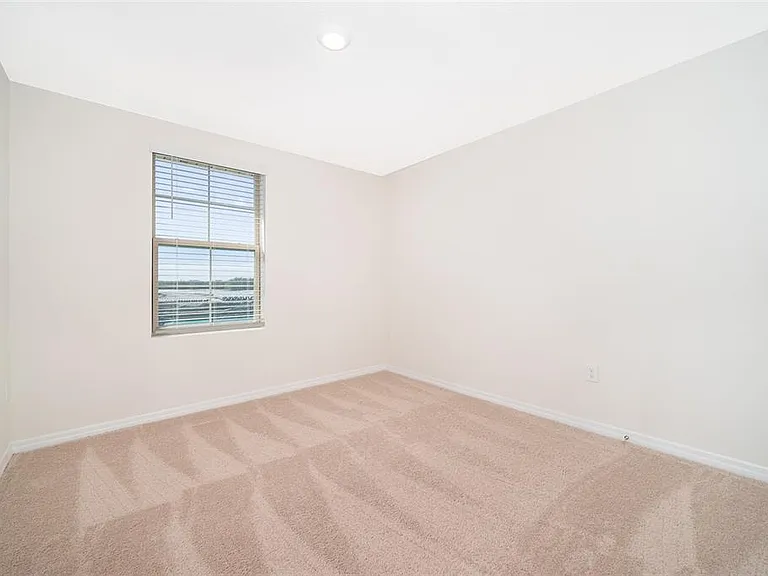 1815 Red Canyon Dr — Photo 22