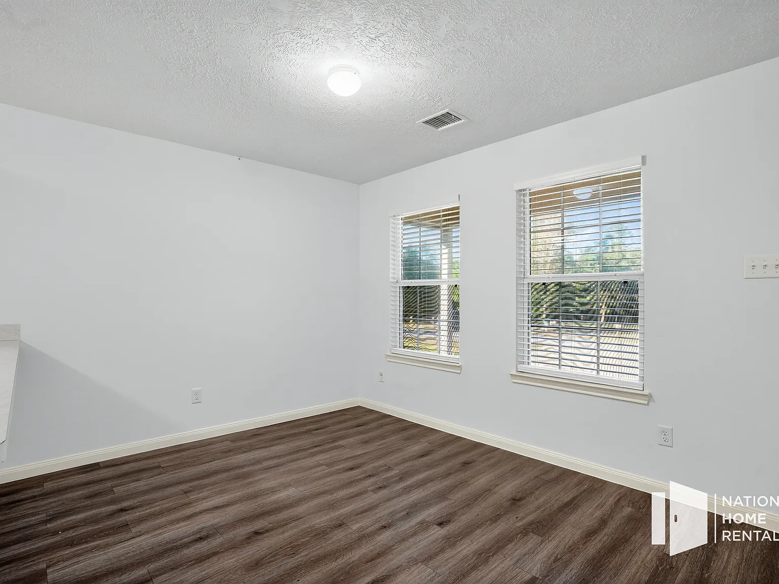 3 bed, 2.0 bath, 1344 sqft, $1,529 — Photo 4