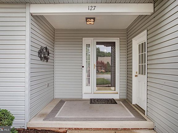 5th image of 127 Westhall Dr