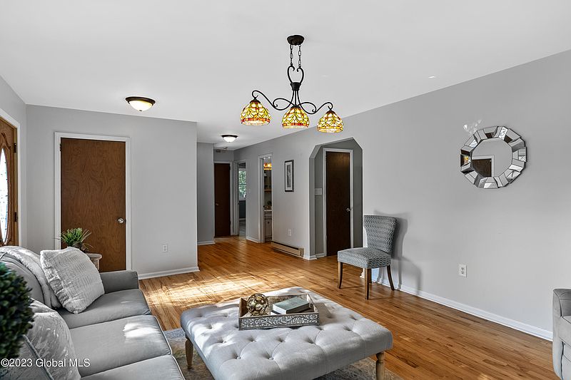 4th image of 138 Wagmans Ridge Road