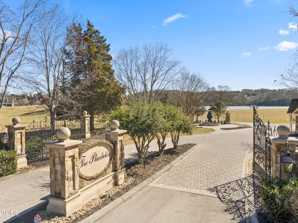 505 Plantation Way, Lenoir City, TN 37772