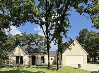 108 Southern Pine Pl, Mabank, TX 75156