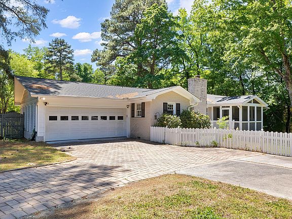 5th image of 2802 Devon Rd