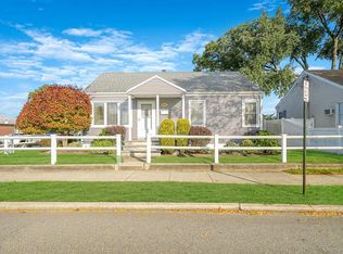 1080 N Broadway, Massapequa, NY 11758