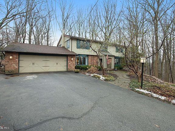 2nd image of 1749 Hamilton Dr