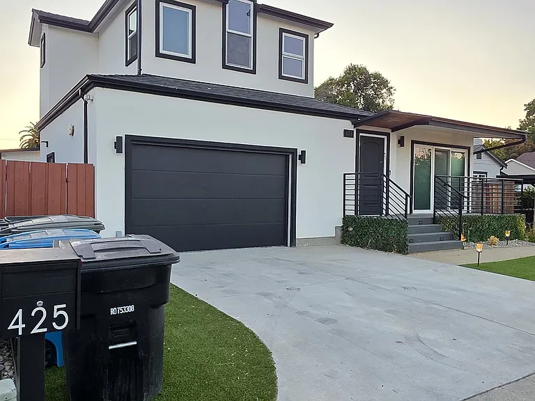 425 Daisy Ln — Photo 4