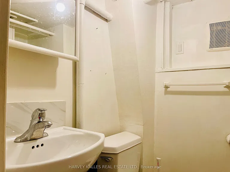 218 Heath St W #BASEMENT — Photo 7