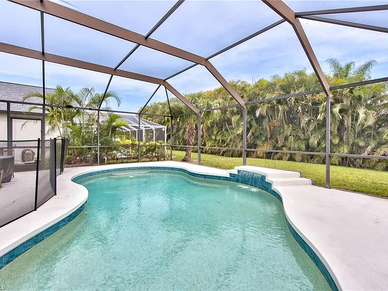 11533 Woodmount Ln — Photo 23