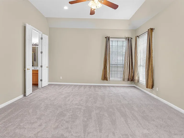 15136 Thatcher Dr — Photo 21