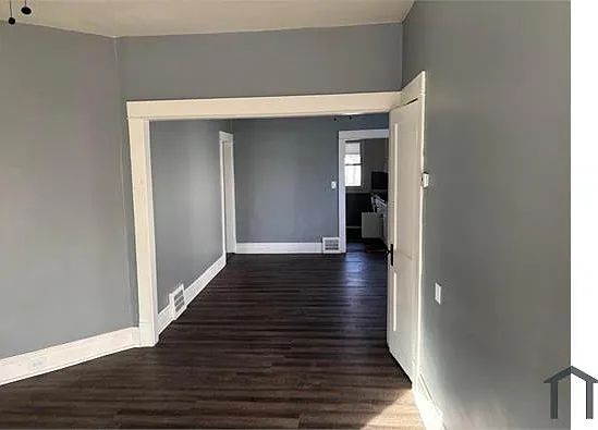 2 bed, 850 sqft, $1,100 — Photo 3