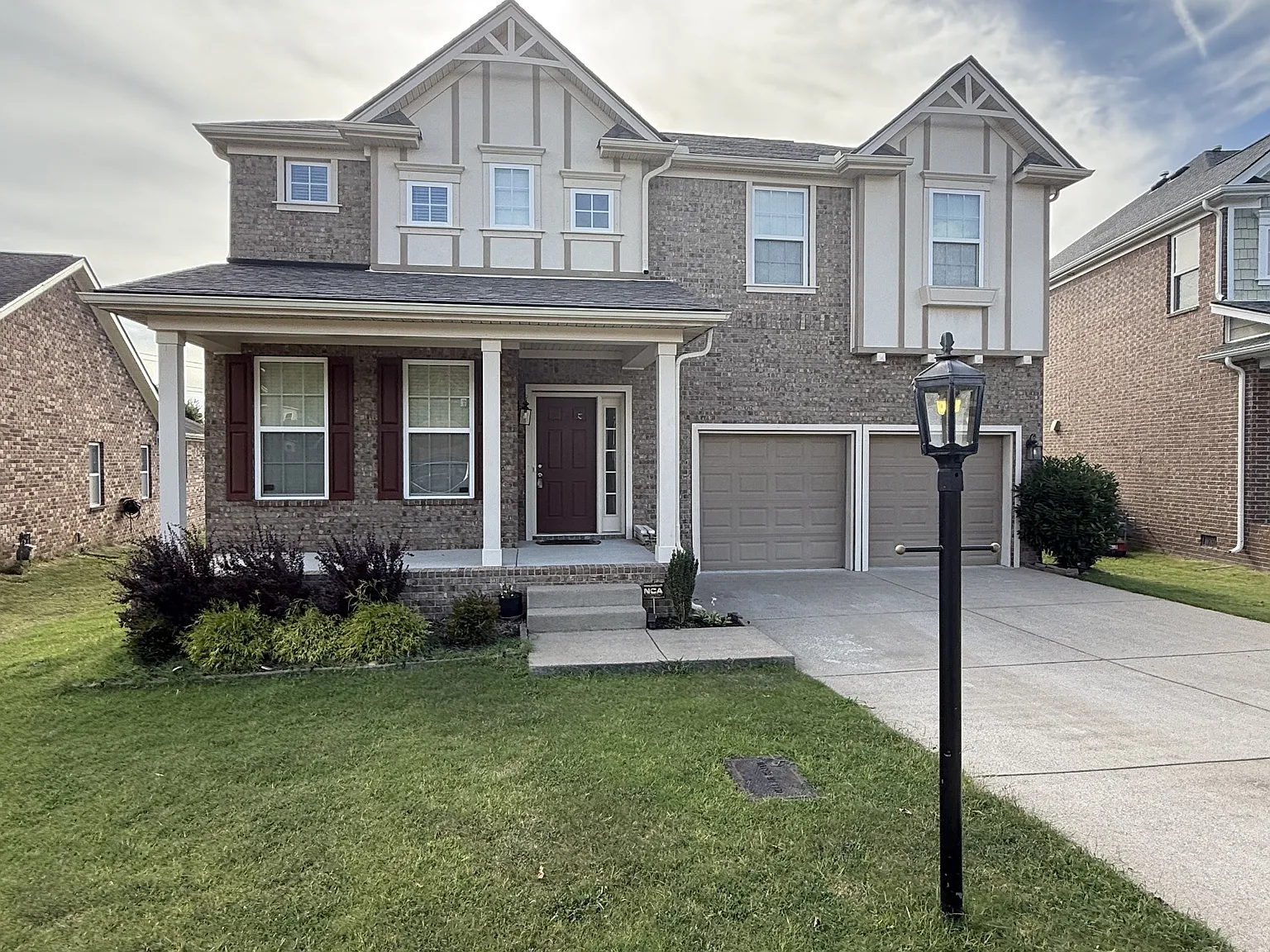 1629 Robindale Drive - 1 — Photo 4