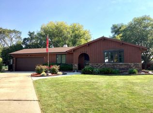 7110 S 38th St, Franklin, WI 53132