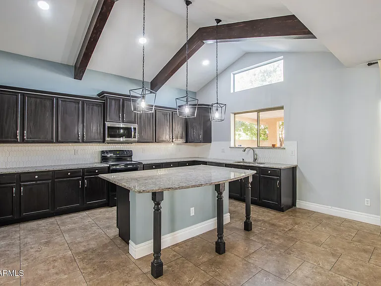 8406 W Pioneer St — Photo 12
