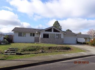 632 Malabar Dr, Central Point, OR 97502