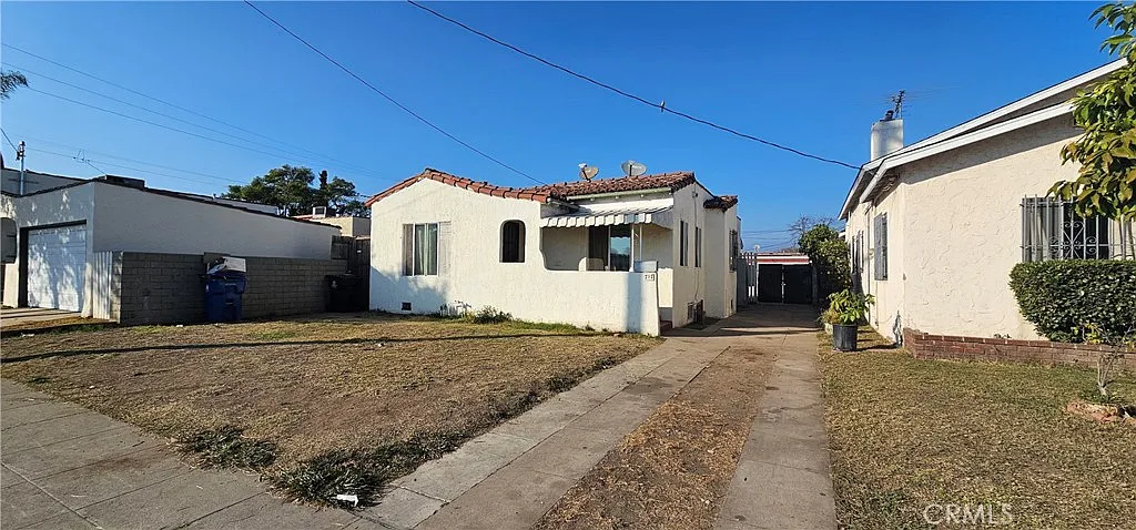 Building Photo - 717 W San Marino Ave