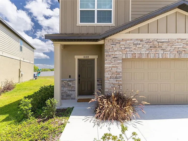 8688 Sportsman Loop — Photo 4