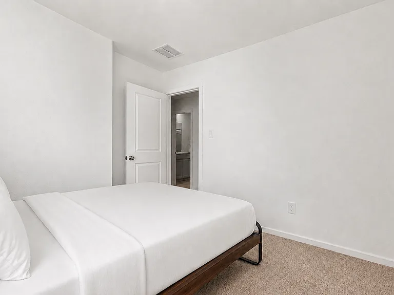 1527 Tiptop Mdw — Photo 16