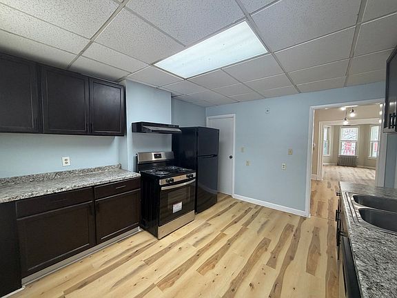 4th image of 27-29 Montgomery Ave #27