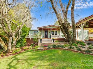 12 Timbers Edge Ln, Fairview, NC 28730