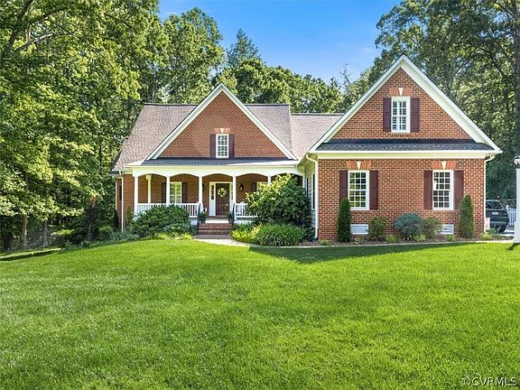 2nd image of 11907 Woodbluff Ct