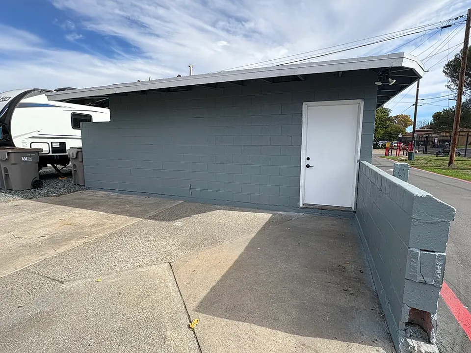 2225 W Capitol Ave #31