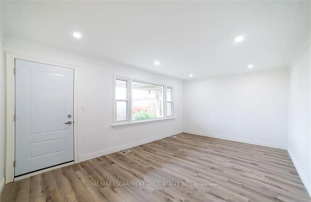4 bed, $2,790 — Photo 4