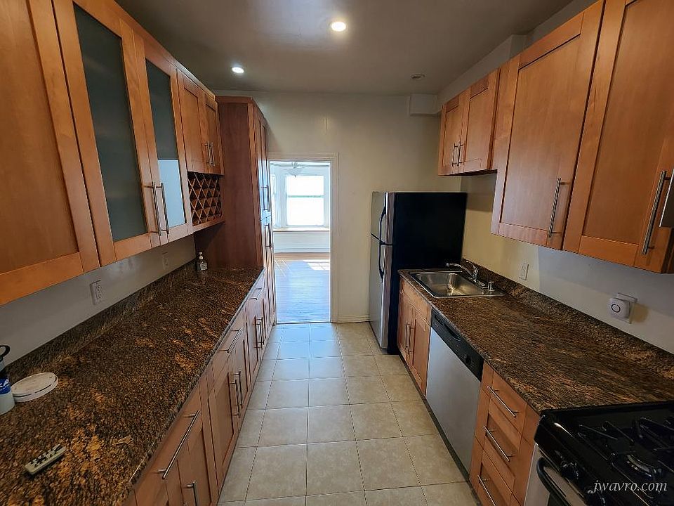 1st image of 1798 Grove St APT 1