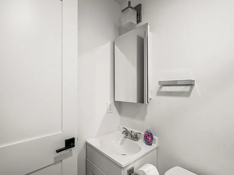 18 Benedict St #3 — Photo 4