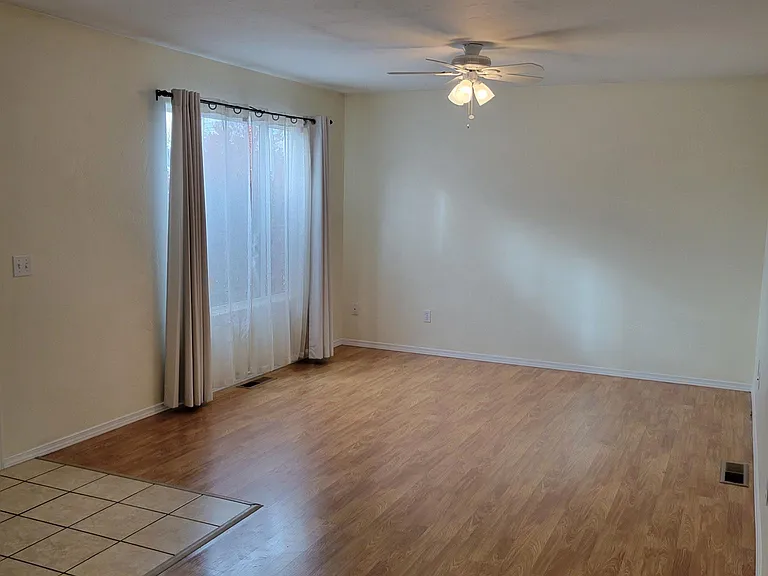 47 Rockefeller Dr — Photo 11