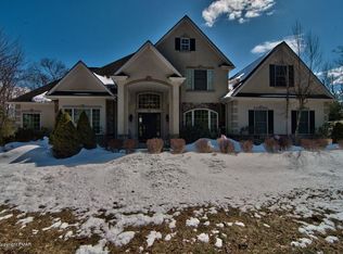 744 Silver Fox Ln, Stroudsburg, PA 18360