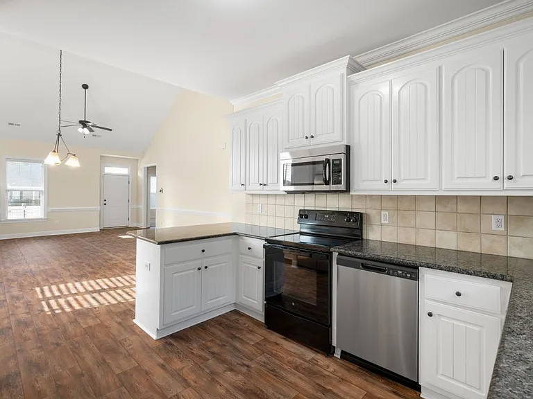2508 Chelsea Dr NW — Photo 15