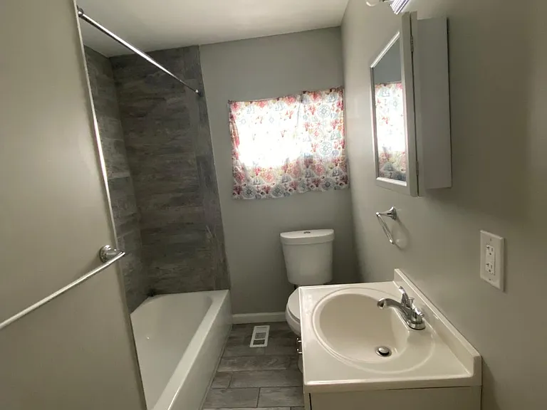 1317 Ella T Grasso Blvd #1R — Photo 4