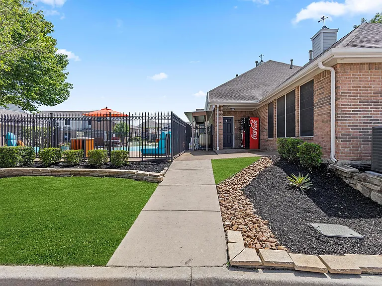Prairie Estates — Photo 35
