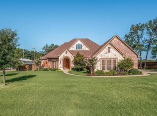 107 Bent Oak Dr, Aubrey, TX 76227