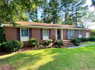 102 Arbor Ln, Lumberton, NC 28360