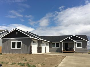 2602 2nd St NE, Watford City, ND 58854