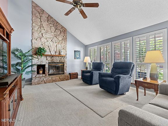 5th image of 11418 BEACON Drive N